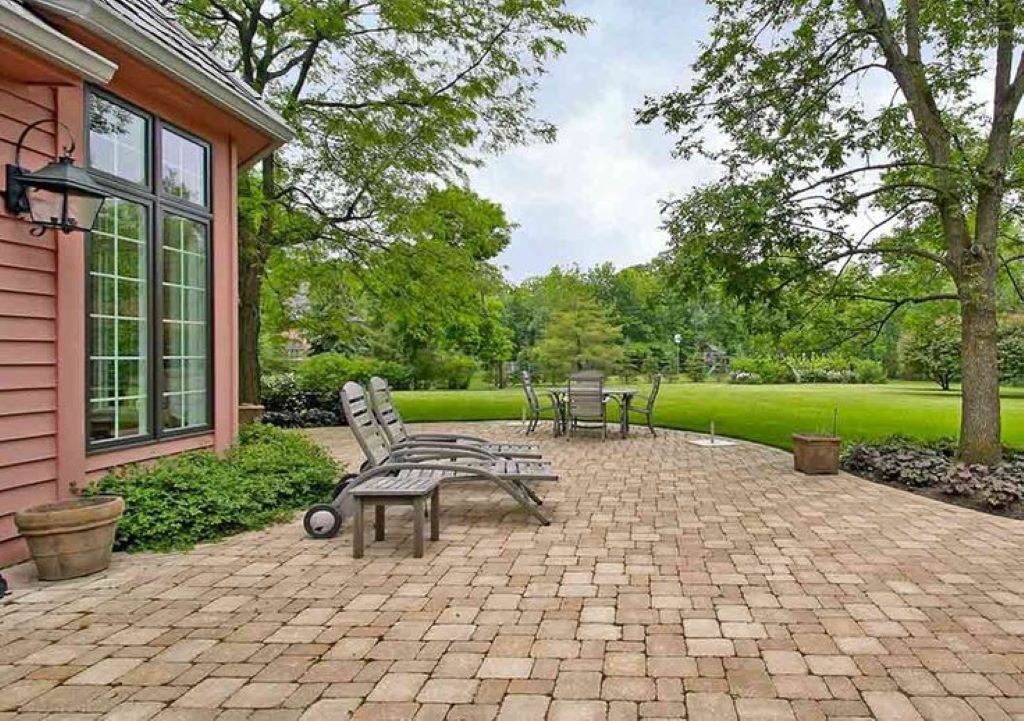 What is Brock paver base made of